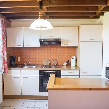 Holiday home Aux 4 *