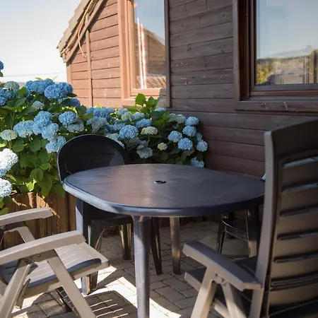 Aux 4 Holiday home *