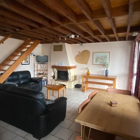 Holiday home Aux 4 *