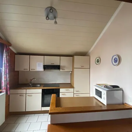 Aux 4 Holiday home *